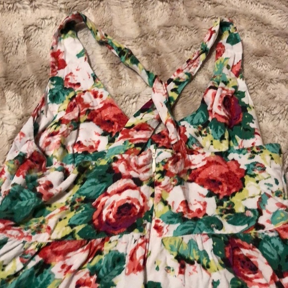 Forever 21 Dresses & Skirts - Floral mini dress size small